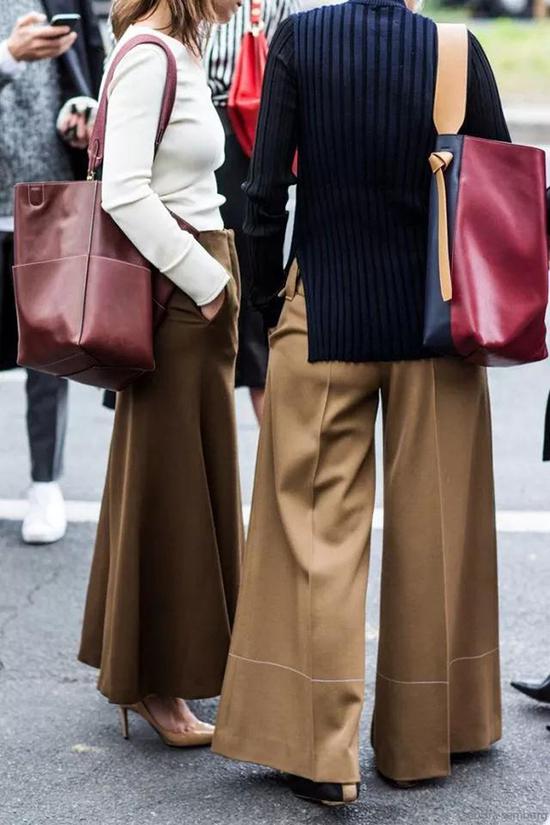 mini包过季下线 今年秋冬是大手袋的天下