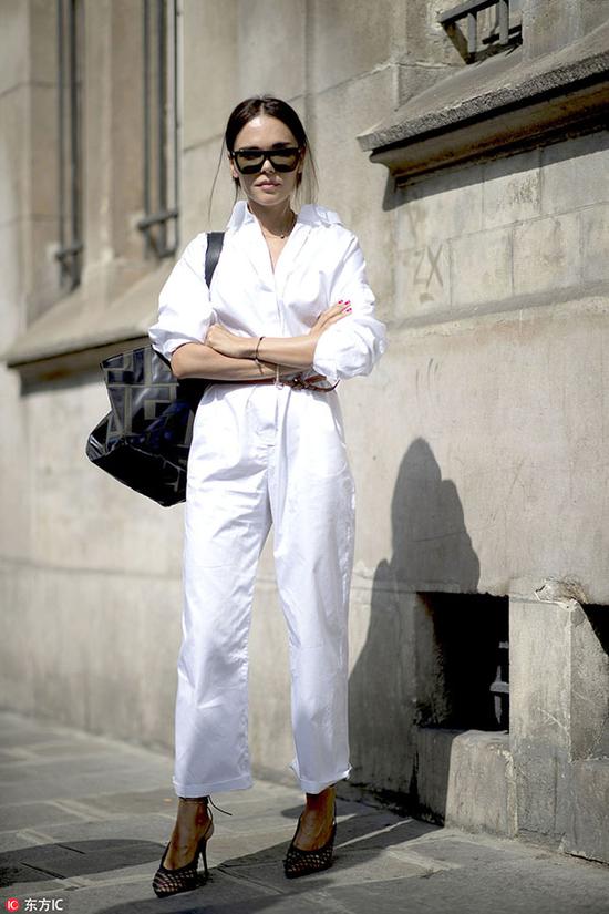 mini包过季下线 今年秋冬是大手袋的天下