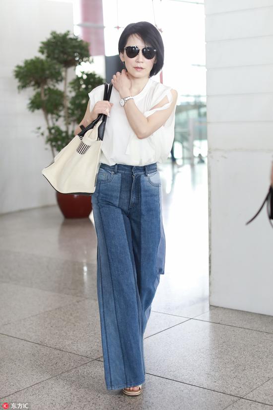 mini包过季下线 今年秋冬是大手袋的天下