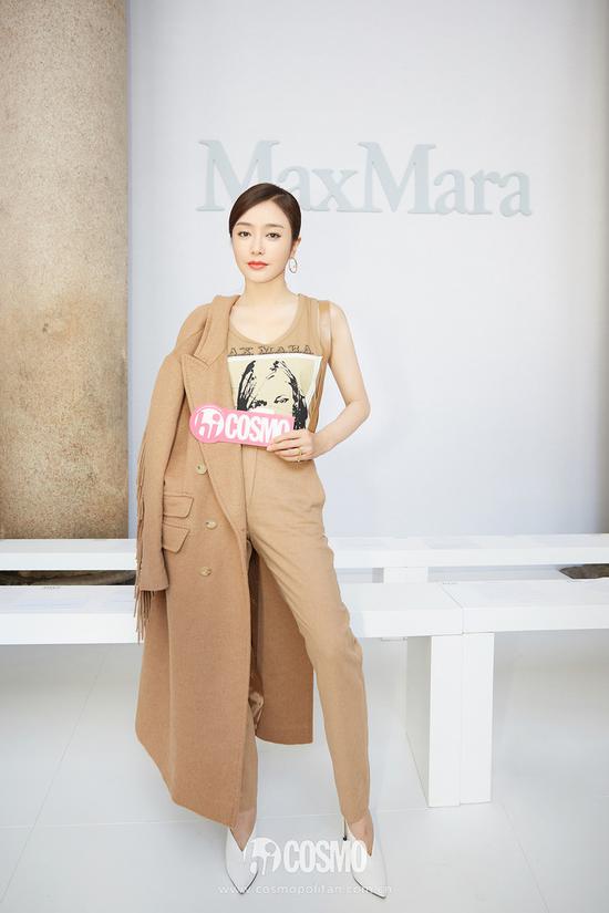 秦岚身着 MaxMara 2018 秋冬秀场系列