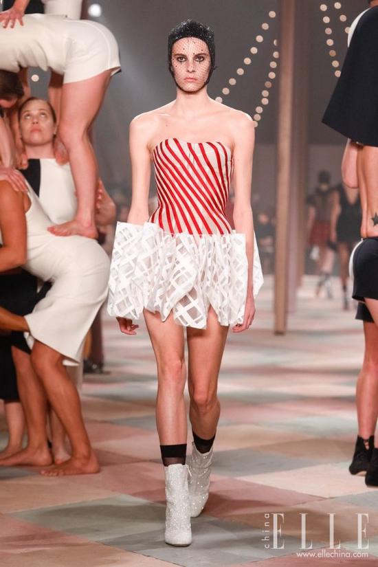 红毯上的宝藏女神们 丑/美上热搜