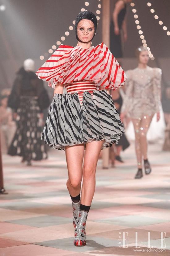 红毯上的宝藏女神们 丑/美上热搜