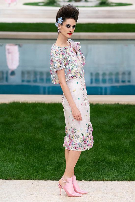 Chanel 2019春夏高定系列 图片来源：Vogue Runway