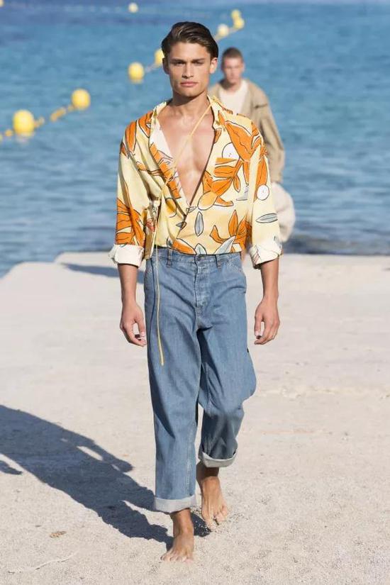 👆Jacquemus  2019 SS Menswear