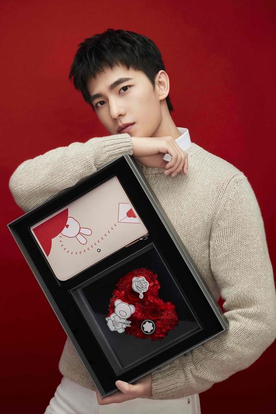 Montblanc X roseonly。“联名款情人节限定礼盒” 图片源自品牌