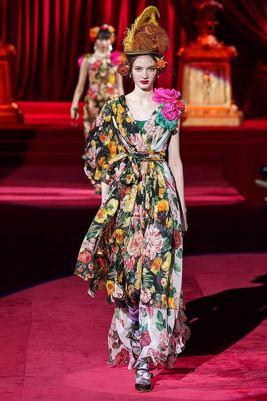 Dolce & Gabbana 2019秋冬系列 图片来源：Vogue Runway