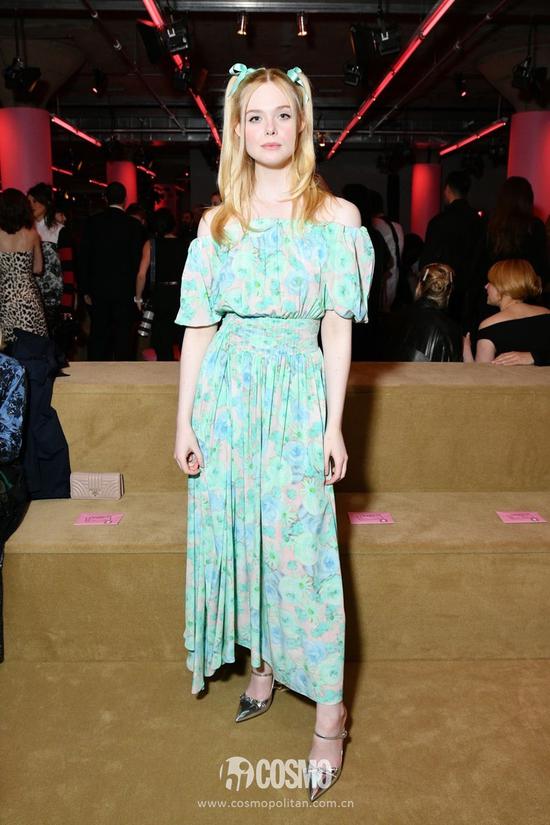 Elle Fanning身着Prada