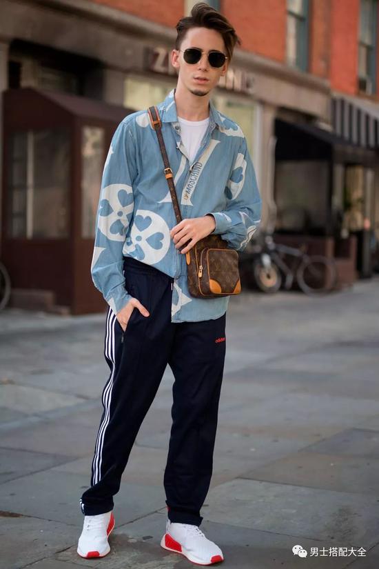 矮个子男生穿西装裤 03b2-iaxiufn3354531.jpg