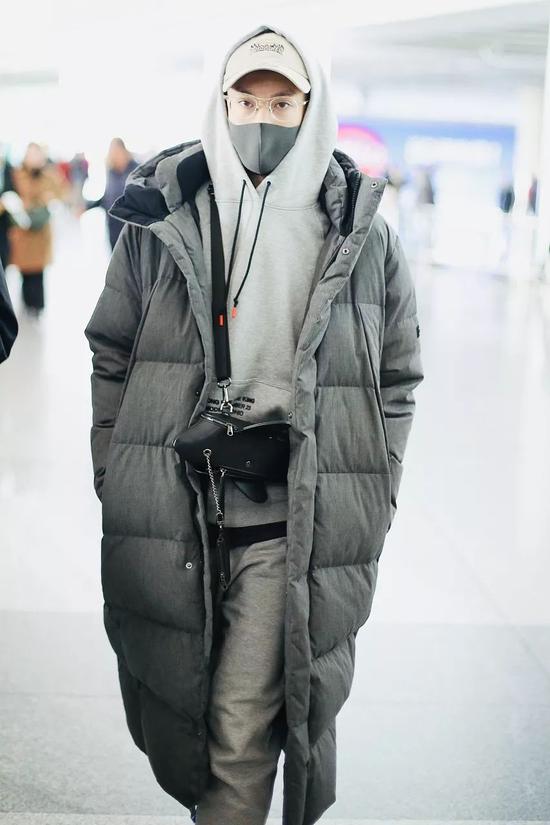 李现刘昊然肖战 男明星们的外套你最想穿谁的御寒?