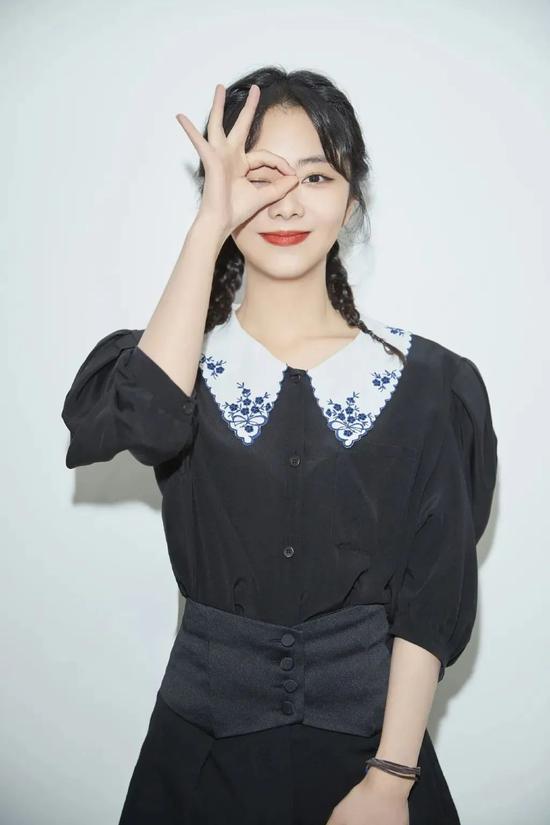 比千颂伊还拽 徐睿知的魔女范儿还不是靠ta插图(24) 比千颂伊还拽 徐睿知的魔女范儿还不是靠ta