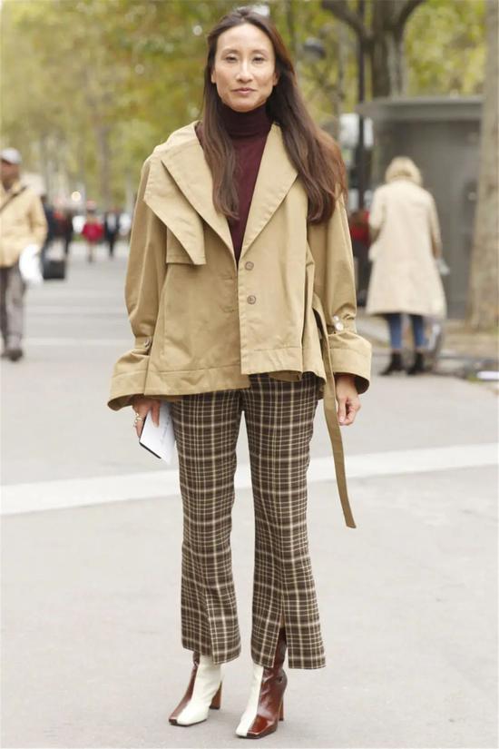 短款风衣搭配图片_短款风衣搭配图片女