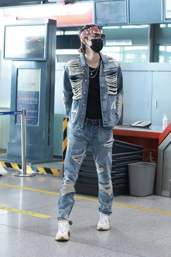 8月25日，木子洋现身北京机场