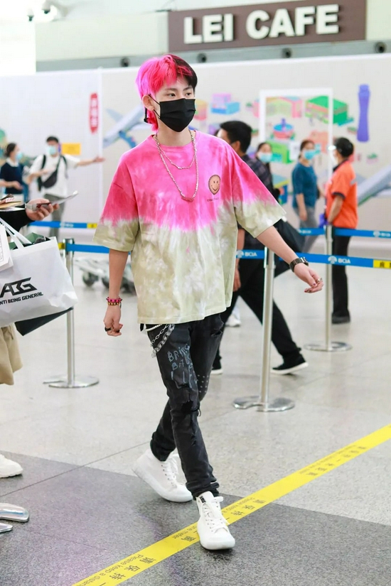 9月9日，王琳凯现身北京机场