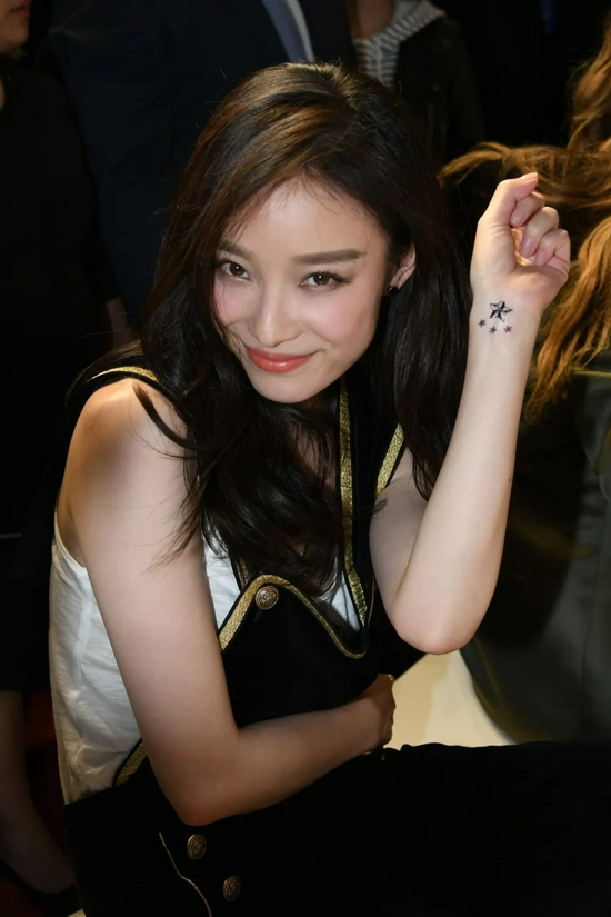想要倪妮宋妍霏秋冬同款色号 不显色“乌唇”有救吗?-幽兰花香 想要倪妮宋妍霏秋冬同款色号 不显色“乌唇”有救吗?-幽兰花香