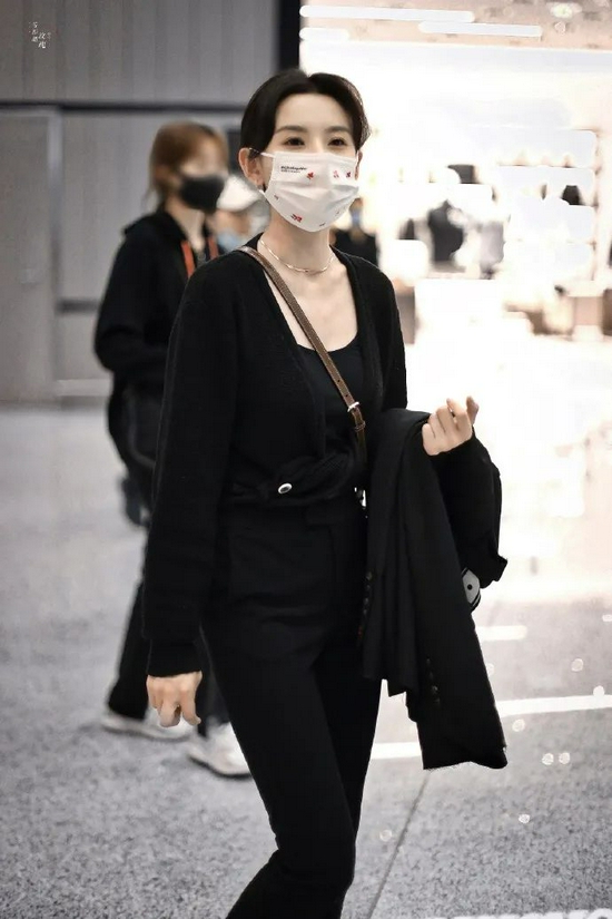 跟着Jennie、杨幂一起买的针织衫,怎么就总也穿不对?-幽兰花香 跟着Jennie、杨幂一起买的针织衫,怎么就总也穿不对?-幽兰花香