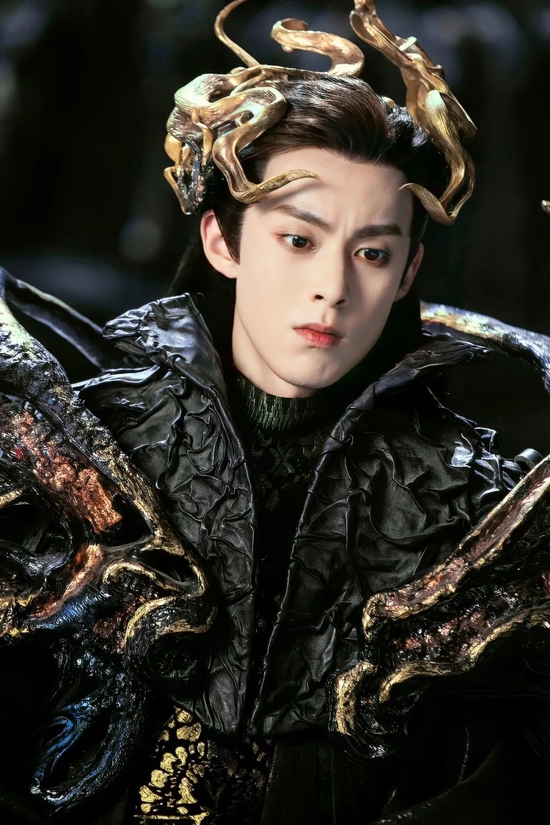 图源:新浪微博@鲤栗旬