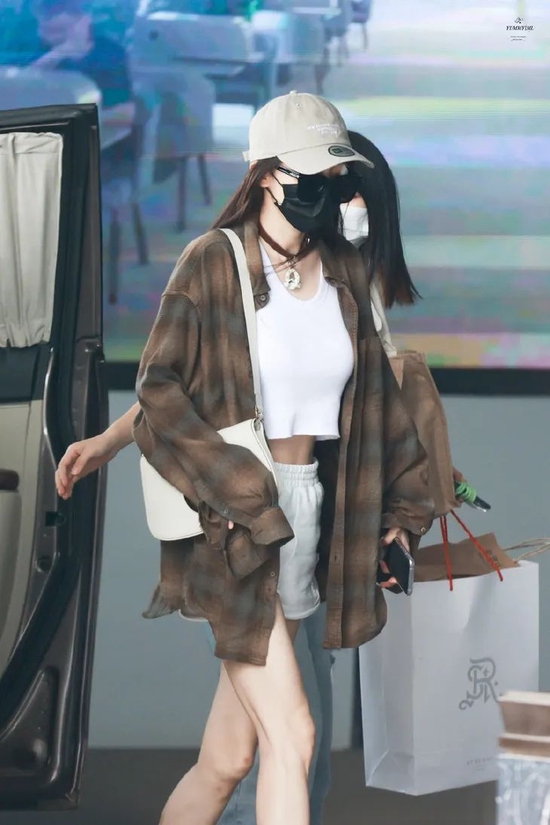 图片来源:微博@·YUMMYMI杨幂·