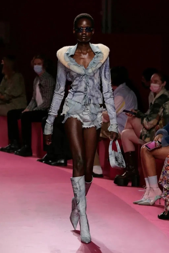 BLUMARINE 2022 春夏系列
