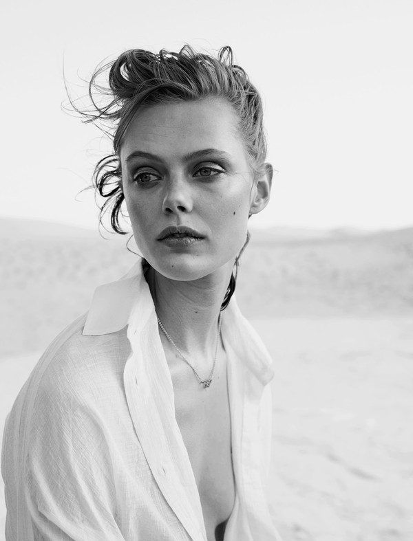 弗丽达·古斯塔夫松 （Frida Gustavsson） 演绎《Glamour》杂志法国版2015年5月号时尚大片