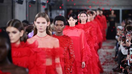 Valentino 2019早秋大秀 图片来源:Valentino