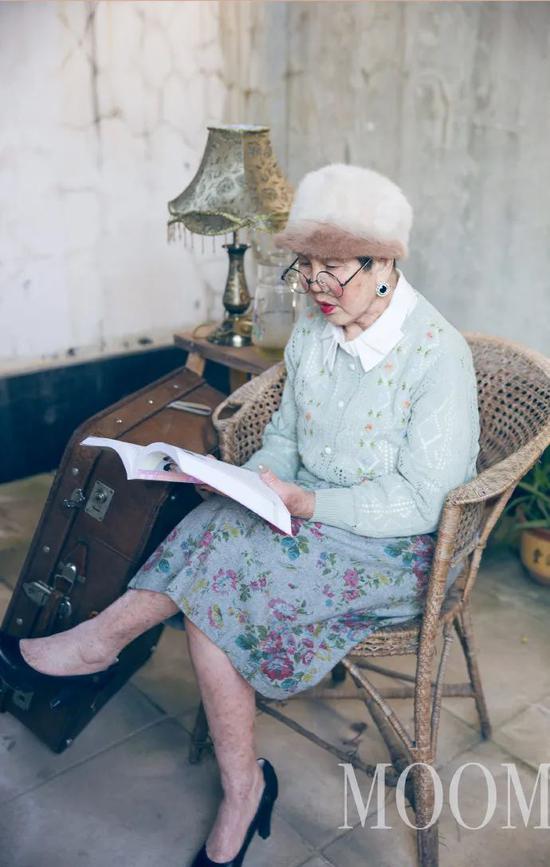 拍奶奶的摄影师李同学 3d03-iufmpmn8671406.jpg