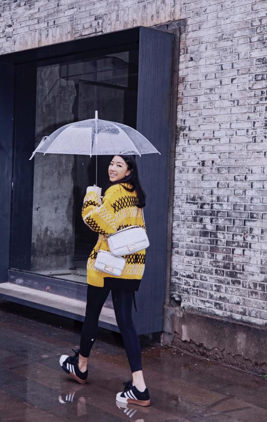 Yuyu in Fendi Baguette