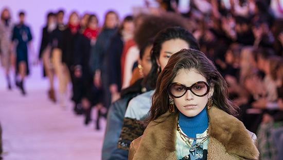 Chloé 2019秋冬大秀 图片来源:Imaxtree