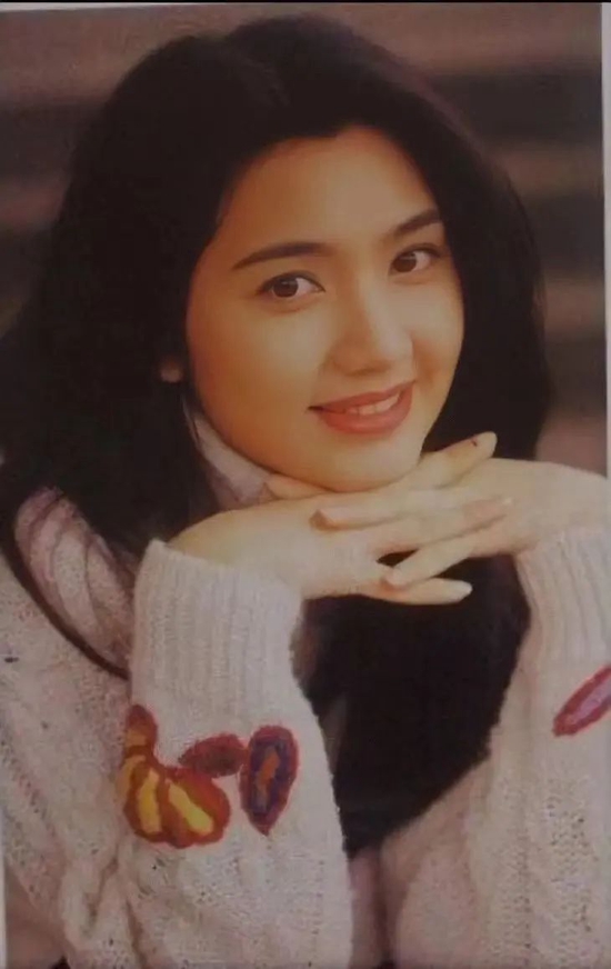 最近互联网上的美女标杆 是年轻时候的蔡琴