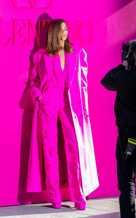 Zendaya 亮相 Valentino 2022 秋冬时装秀