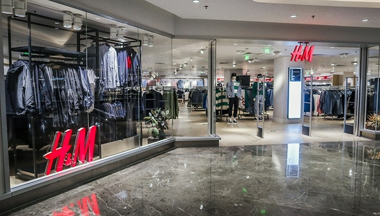 H&M在中国市场持续低迷，同集团姊妹品牌国庆前悄悄开新店|H&M|品牌价值|中国市场_新浪时尚_新浪网