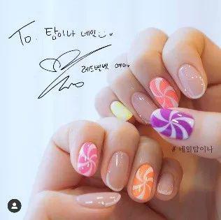 同款美甲blackpink 69e4-iittafs1483856.jpg