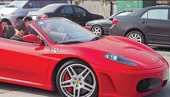 ▲Ferrari F430,价值约合300万人民币