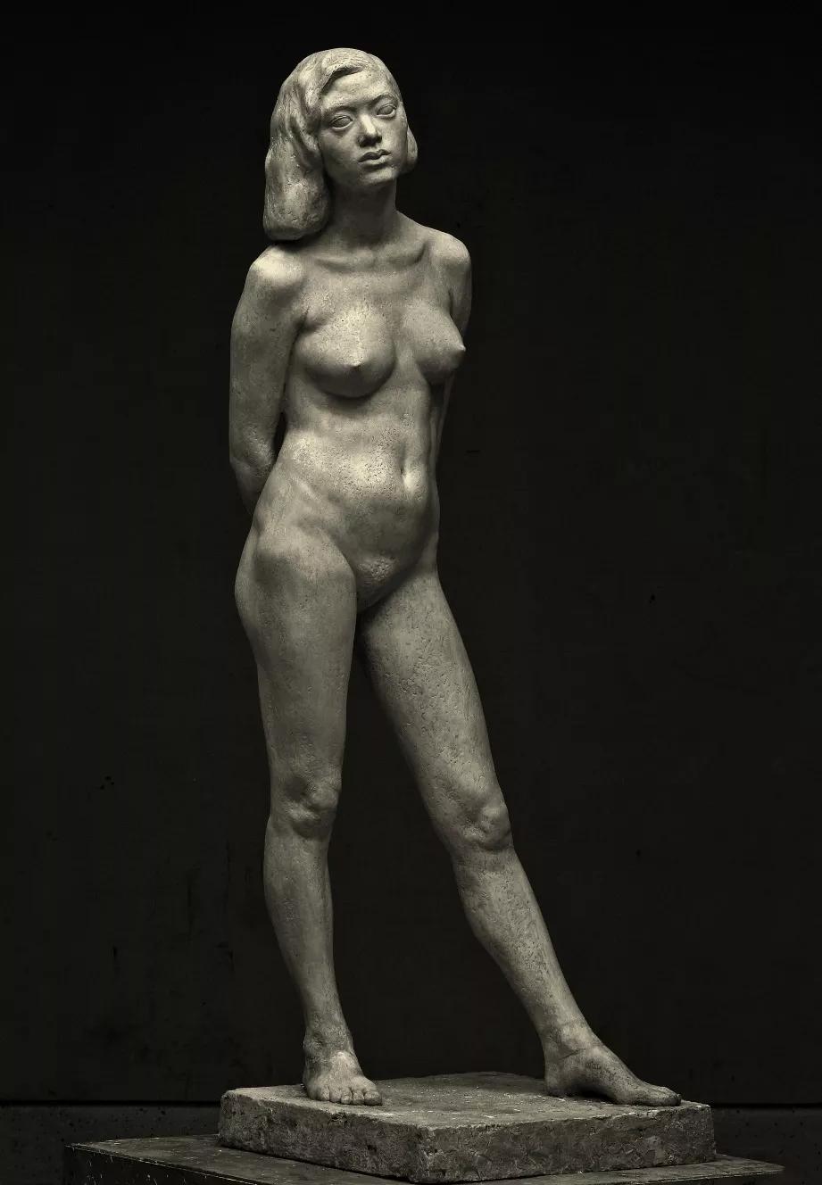 女人体 / 翟庆喜 / 160×53×56cm / 玻璃钢 / 1992