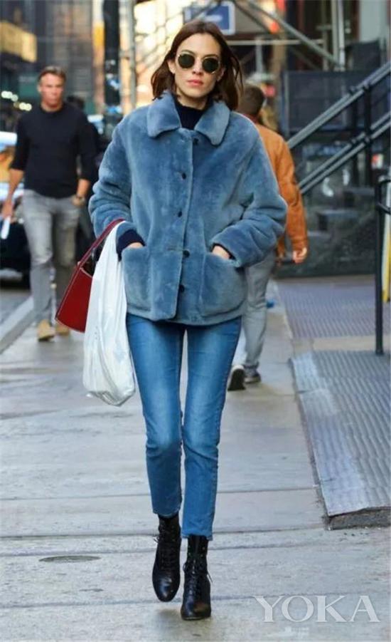 Alexa Chung(图片来源于Dress like a parisian)
