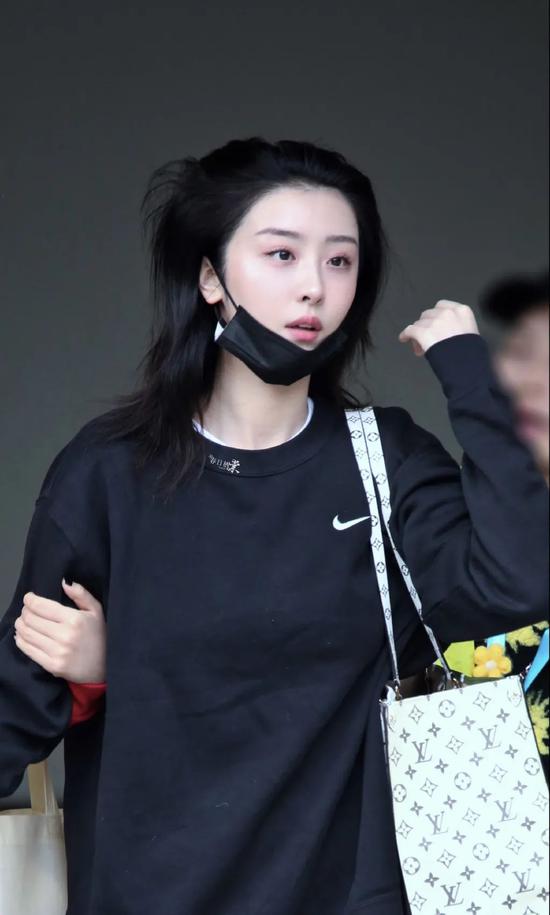 赵小棠这个素颜皮肤在娱乐圈算什么水平? 赵小棠这个素颜皮肤在娱乐圈算什么水平?