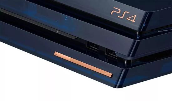 △索尼PS4 PRO 20周年限量款半透明游戏机