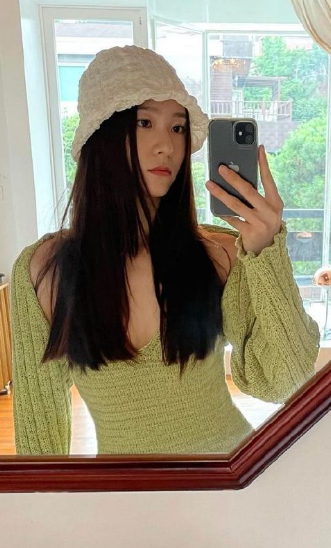 跟着Jennie、杨幂一起买的针织衫,怎么就总也穿不对?-幽兰花香 跟着Jennie、杨幂一起买的针织衫,怎么就总也穿不对?-幽兰花香