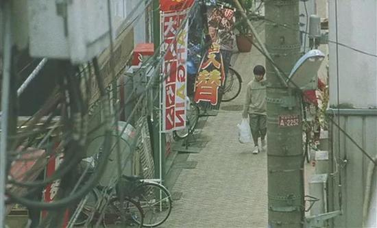 日本电影中为何总有一间便利店?