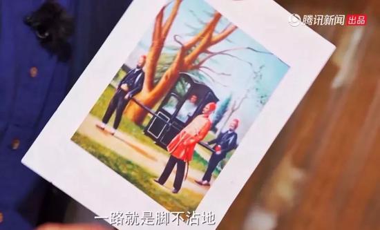 到达终点后的东方快车客人 乘轿子来到佩拉宫