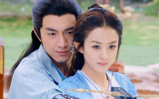 为什么赵丽颖看起来总是奶凶奶凶的?是服化的锅吗? 为什么赵丽颖看起来总是奶凶奶凶的?是服化的锅吗?