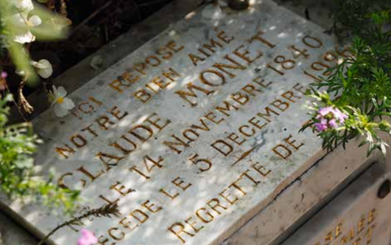 吉维尼公墓里家族墓地上克劳德·莫奈的纪念匾额