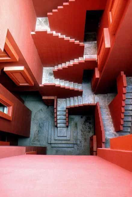 西班牙La Muralla Roja 图片来源自scontent-b-fra.xx.fbcdn.net