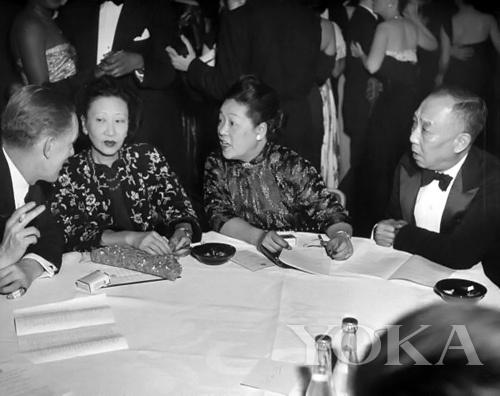 黄蕙兰佩戴翡翠首饰出席外交场合,图片来自HuaTongOversea。