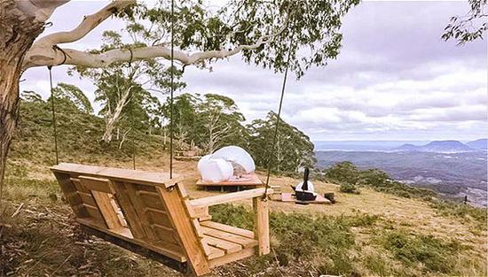 还有位于山坡上的处女座，是唯一一个在悬崖边上配有浴缸的帐篷。