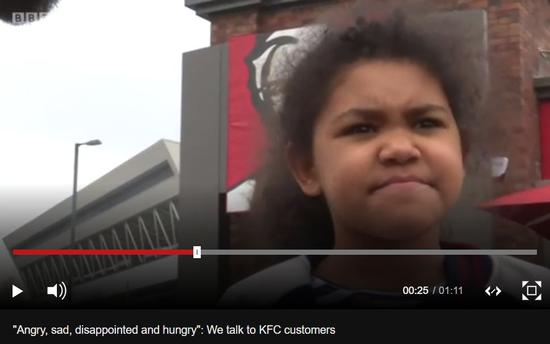有孩子在BBC的镜头前“控诉”，肯德基关门让她“又气又伤心，又饿又难过”。