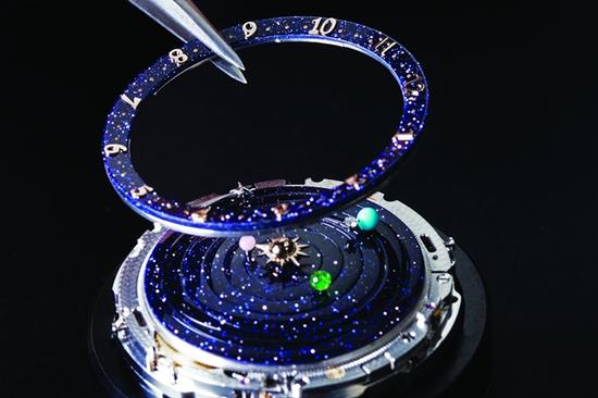 梵克雅宝Lady Arpels Planétarium诗意复杂功能系列腕表，图片来源梵克雅宝。