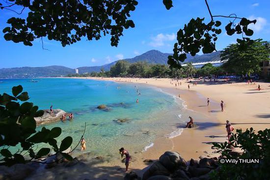 卡伦海滩 图片来源自Phuket 101