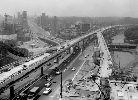 为了1964东京奥运会而建造的东京高速道路 TOKYO EXPRESSWAY