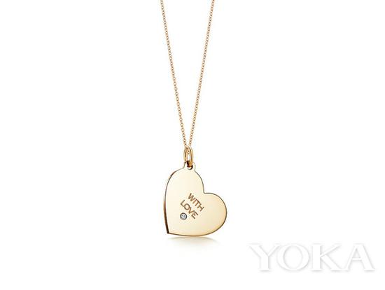 Tiffany Charms系列“With Love”吊饰项链，￥ 2,400图片来自蒂芙尼官网。