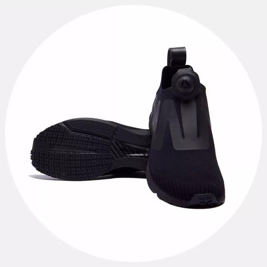 Reebok Pump Supreme 纯黑配色运动鞋 参考价格：1，480RMB